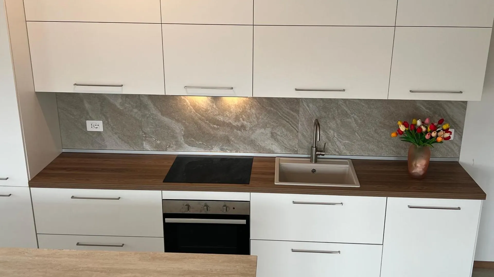 City Pulse Apartment Your Urban Escape Domaso Ιταλία